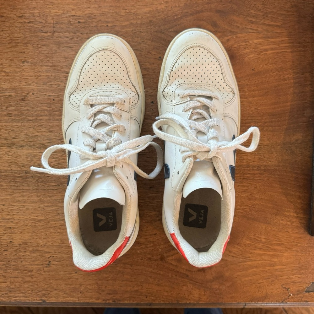 Veja V-10 Nautico Pekin White Navy Red Low Top Sneaker US 7 EUR 38 - Picture 3 of 11